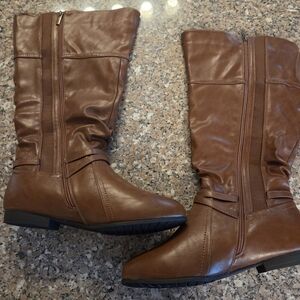 Avenue Boots Size 12w NWOT
